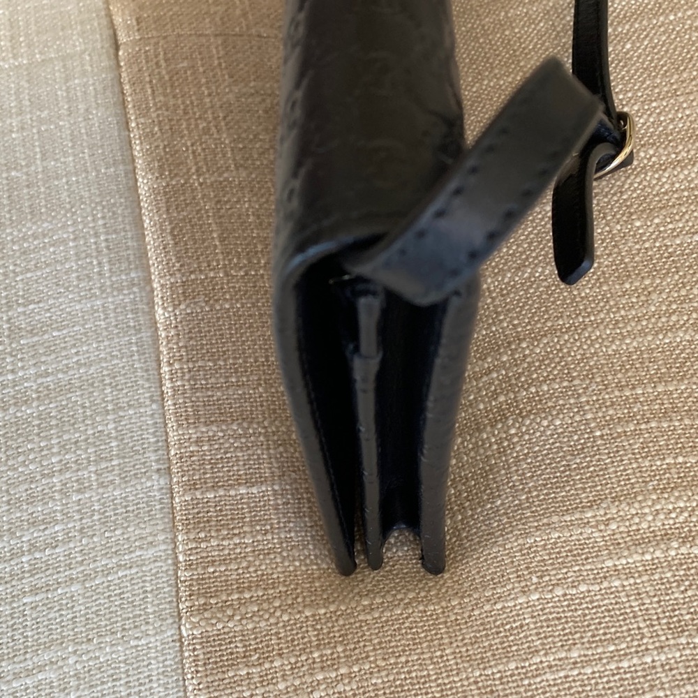Gucci Black Embossed Crossbody Bag - Picture 3 of 6